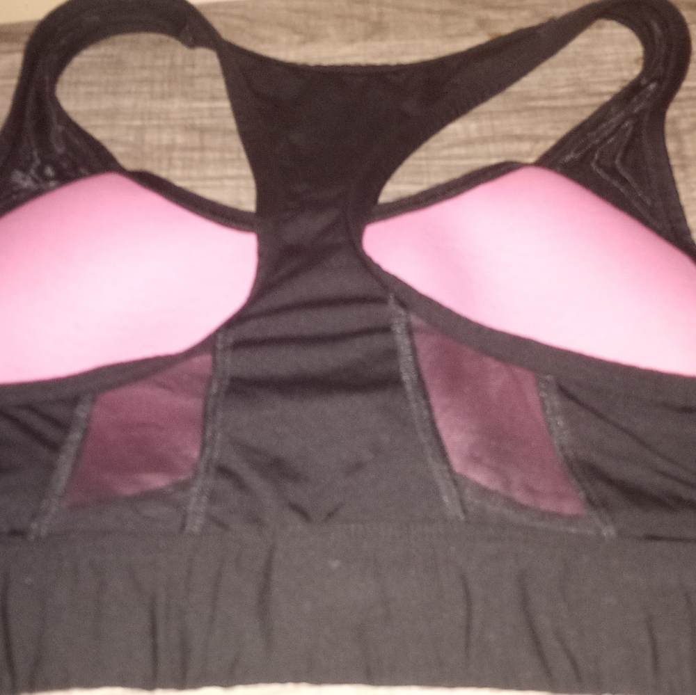 Pink sports bra - Picture 2 of 3
